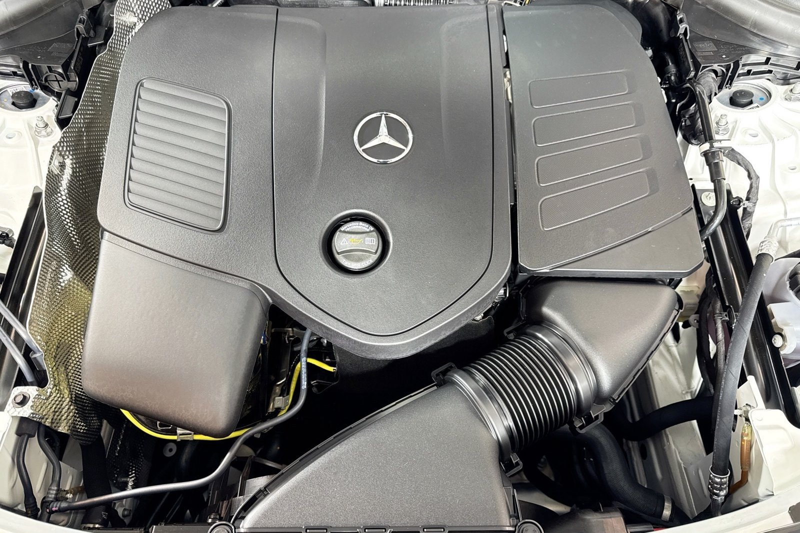 New 2026 Polar White Mercedes-Benz GLC 300 image 27