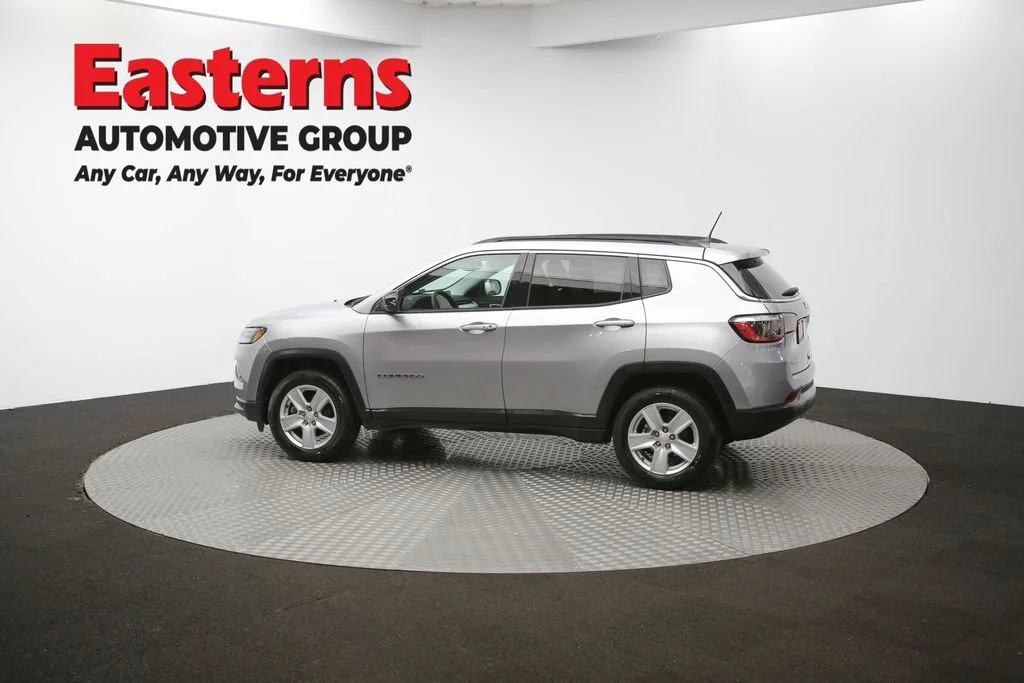 Used 2022 Silver Jeep Latitude image 58