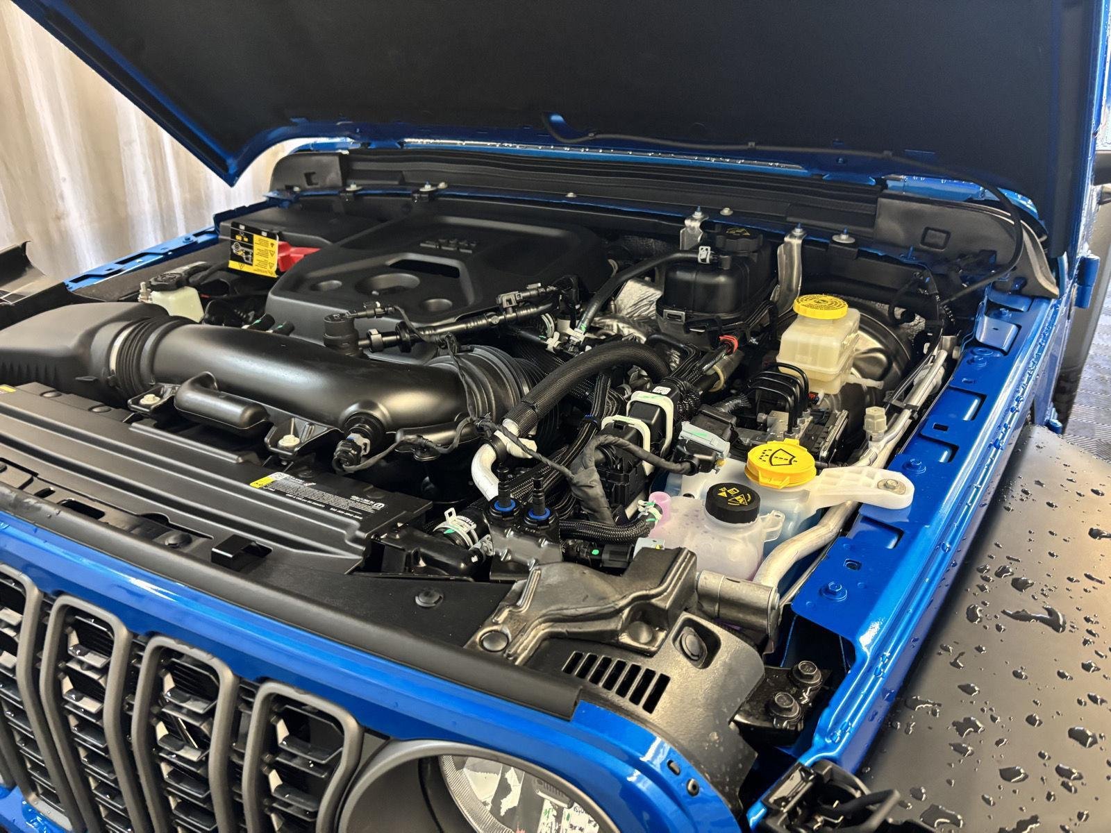 New 2026 Hydro Blue Pearl-Coat Exterior Paint Jeep Sport image 52