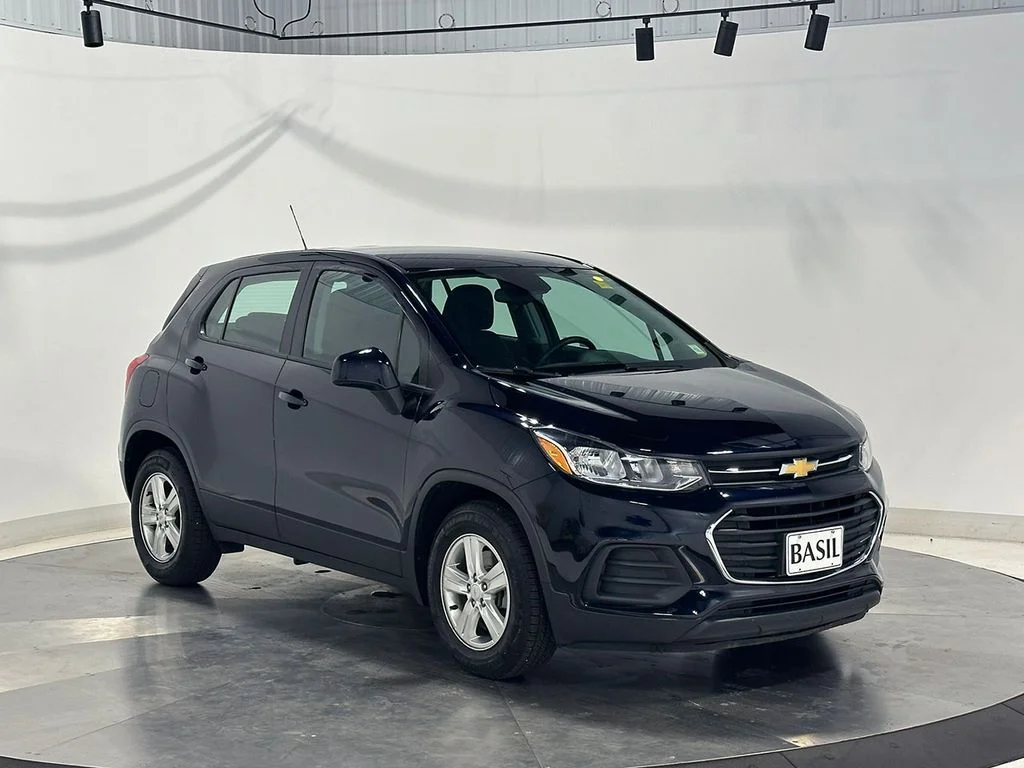 Used 2021 Blue Chevrolet LS image 36