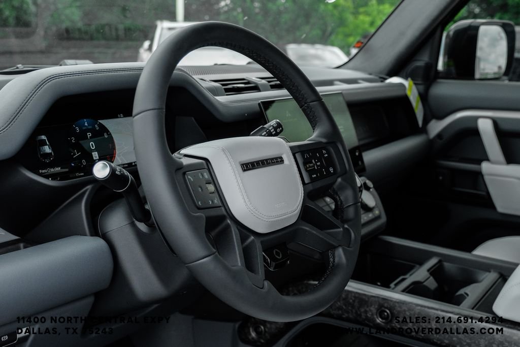 New 2026 Borasco Grey Metallic Land Rover OCTA image 15