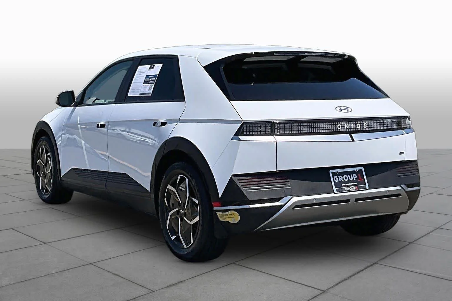 Used 2022 Atlas White Hyundai SEL image 11