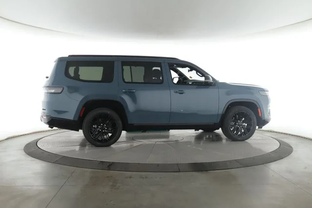 New 2026 Steel Blue Exterior Paint Jeep Limited Reserve image 6