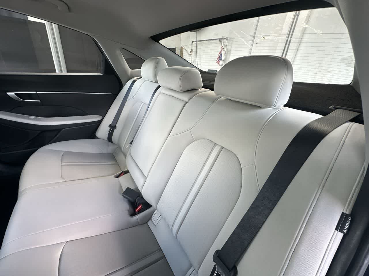 2025 Hyundai Sonata Hybrid SEL - Photo 22