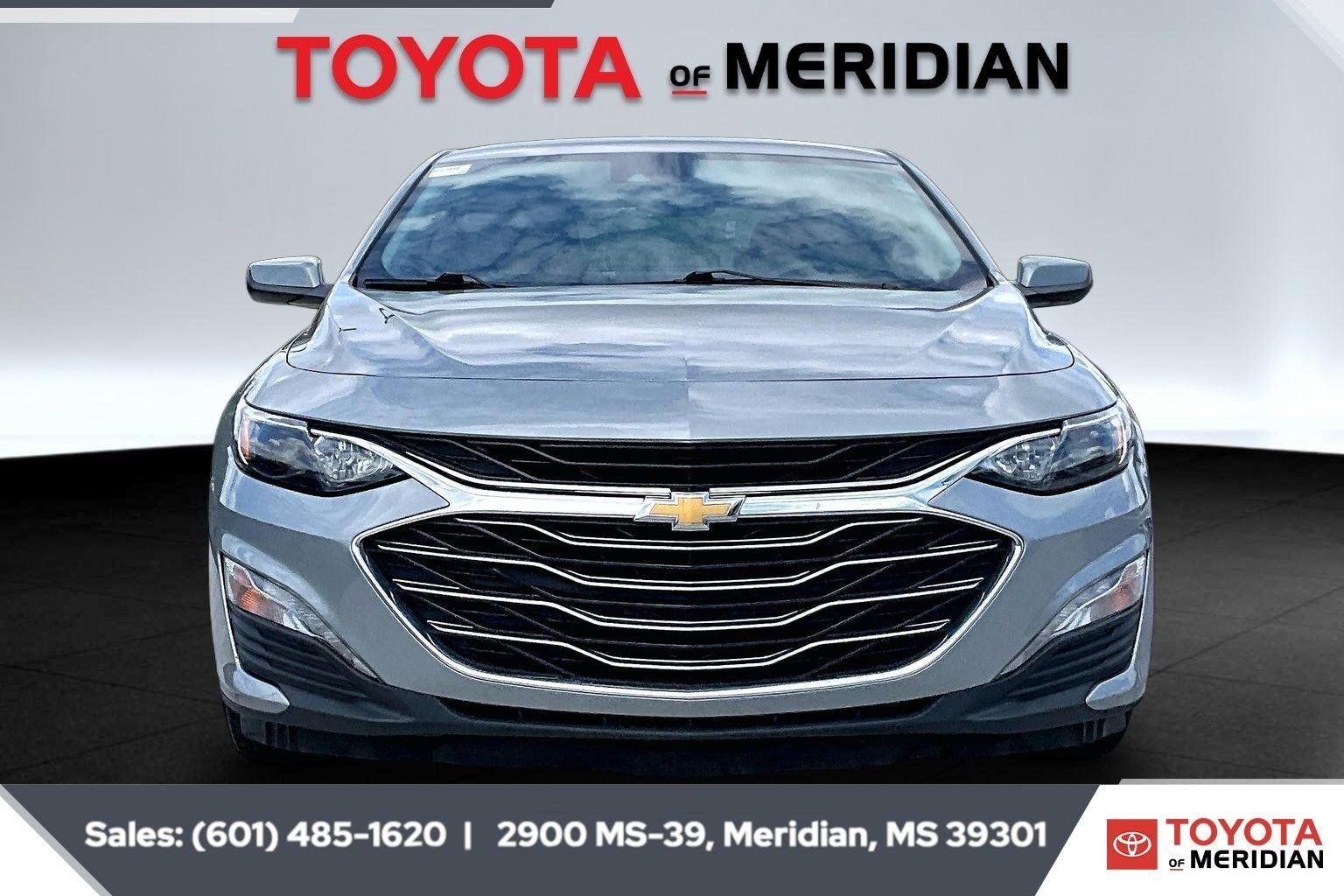 Used 2024 Sterling Gray Metallic Chevrolet LT image 3