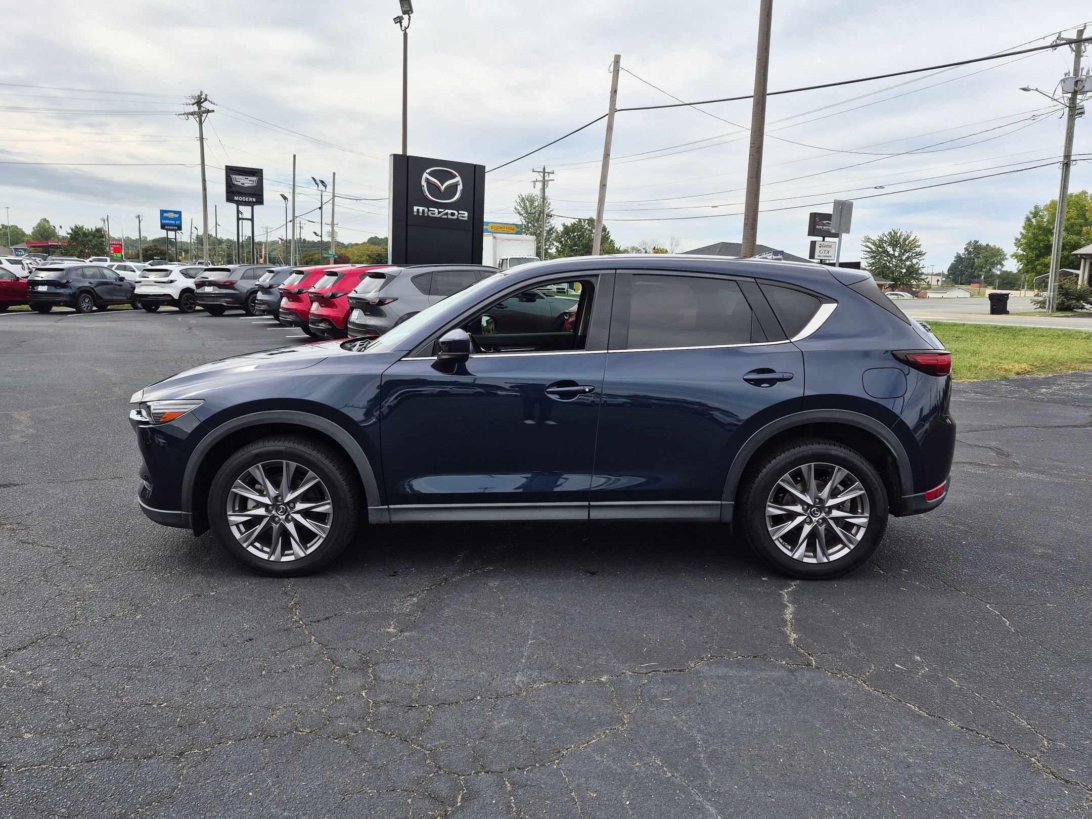Used 2019 Deep Crystal Blue Mica Mazda Grand Touring Reserve image 2