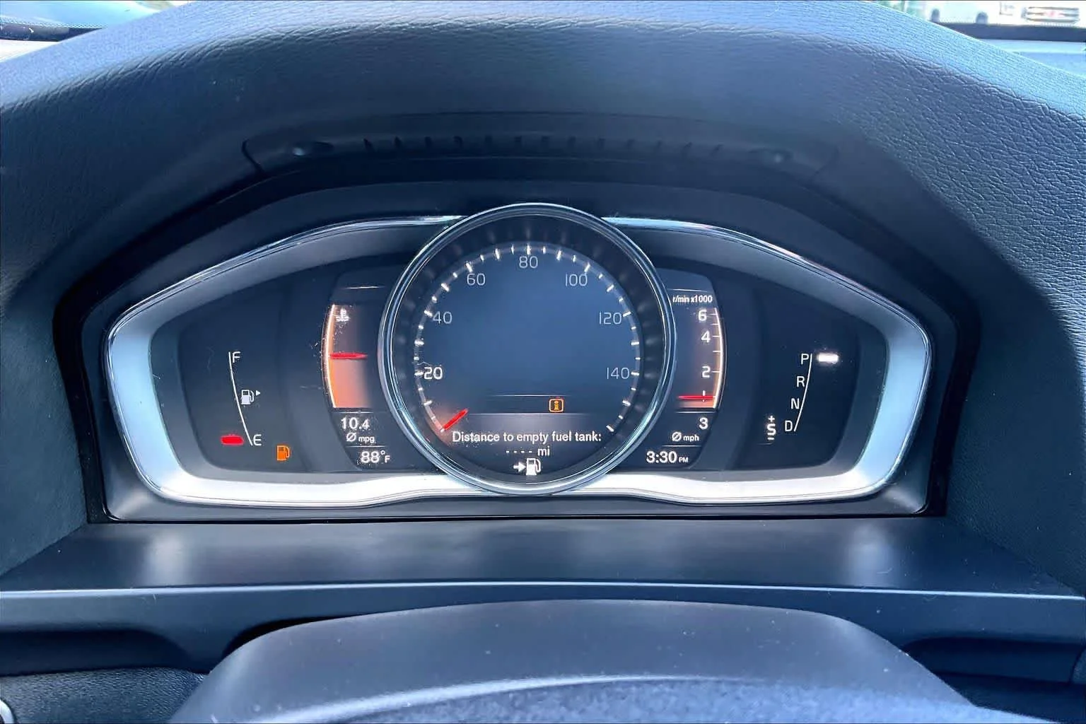 Used 2018 Crystal White Pearl Metallic Volvo  image 25
