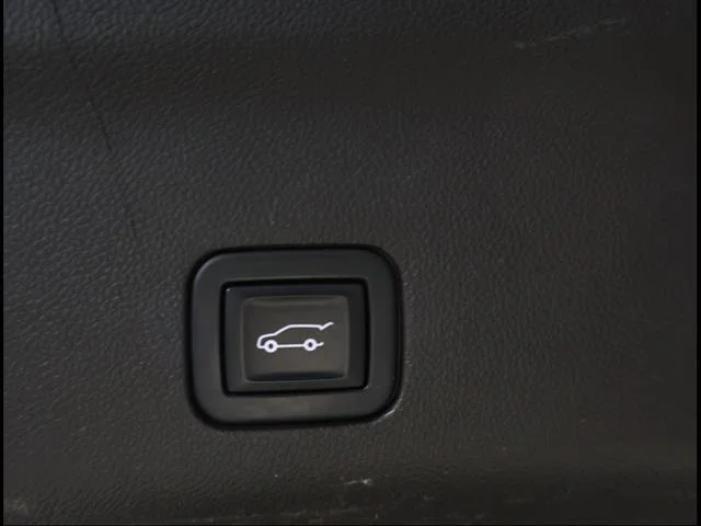 2021 Chevrolet Suburban Z71 - Photo 20