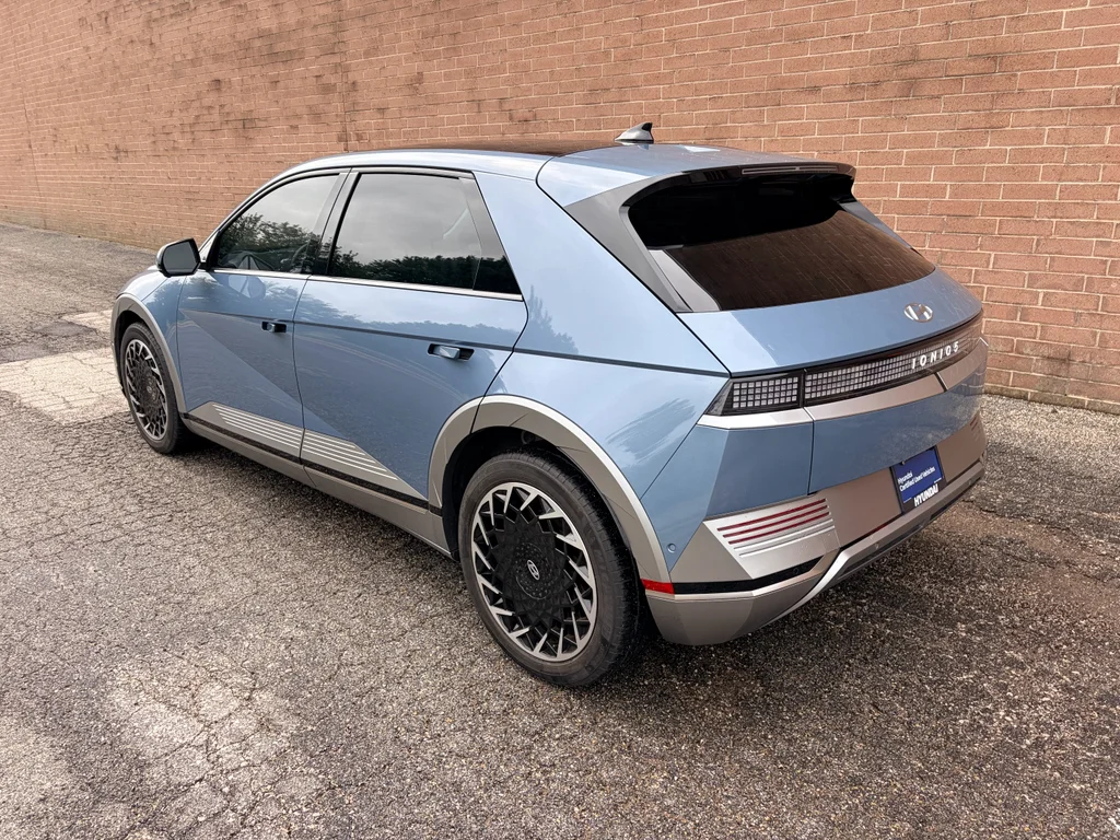 Used 2023 Lucid Blue Hyundai Limited image 3