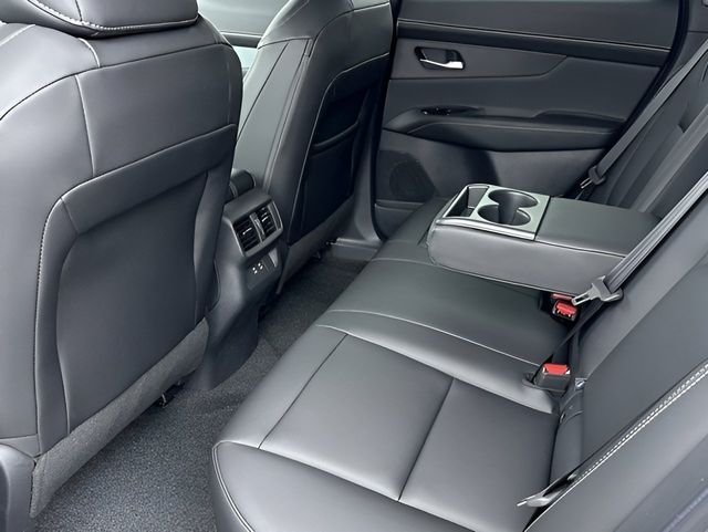 New 2025 White Nissan SL image 22