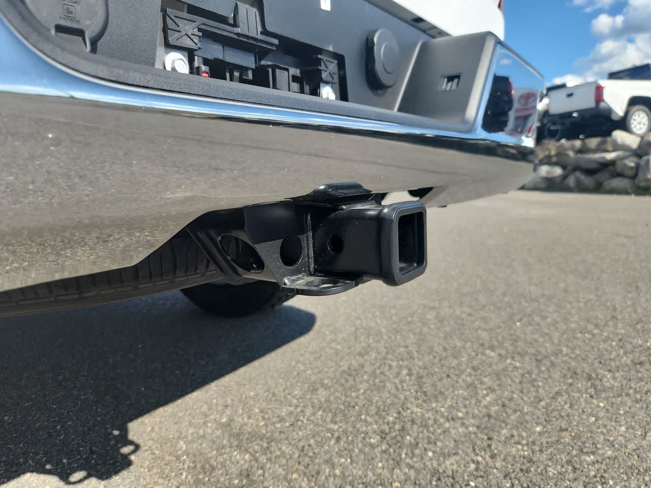 New 2026 Summit White Chevrolet LT (2FL) image 16