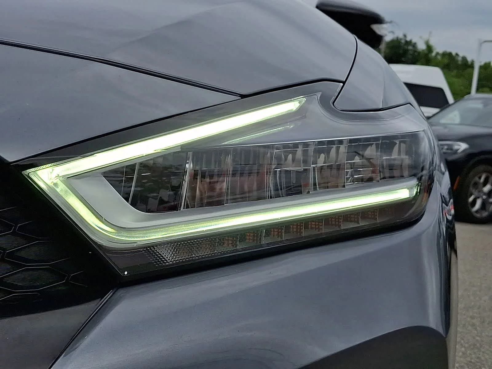 Used 2019 Gun Metallic Nissan SL image 10