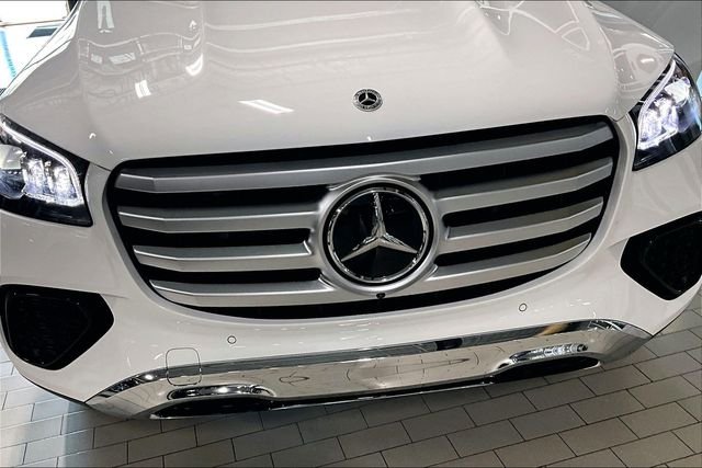 New 2026 Polar White Mercedes-Benz GLS 450 image 18