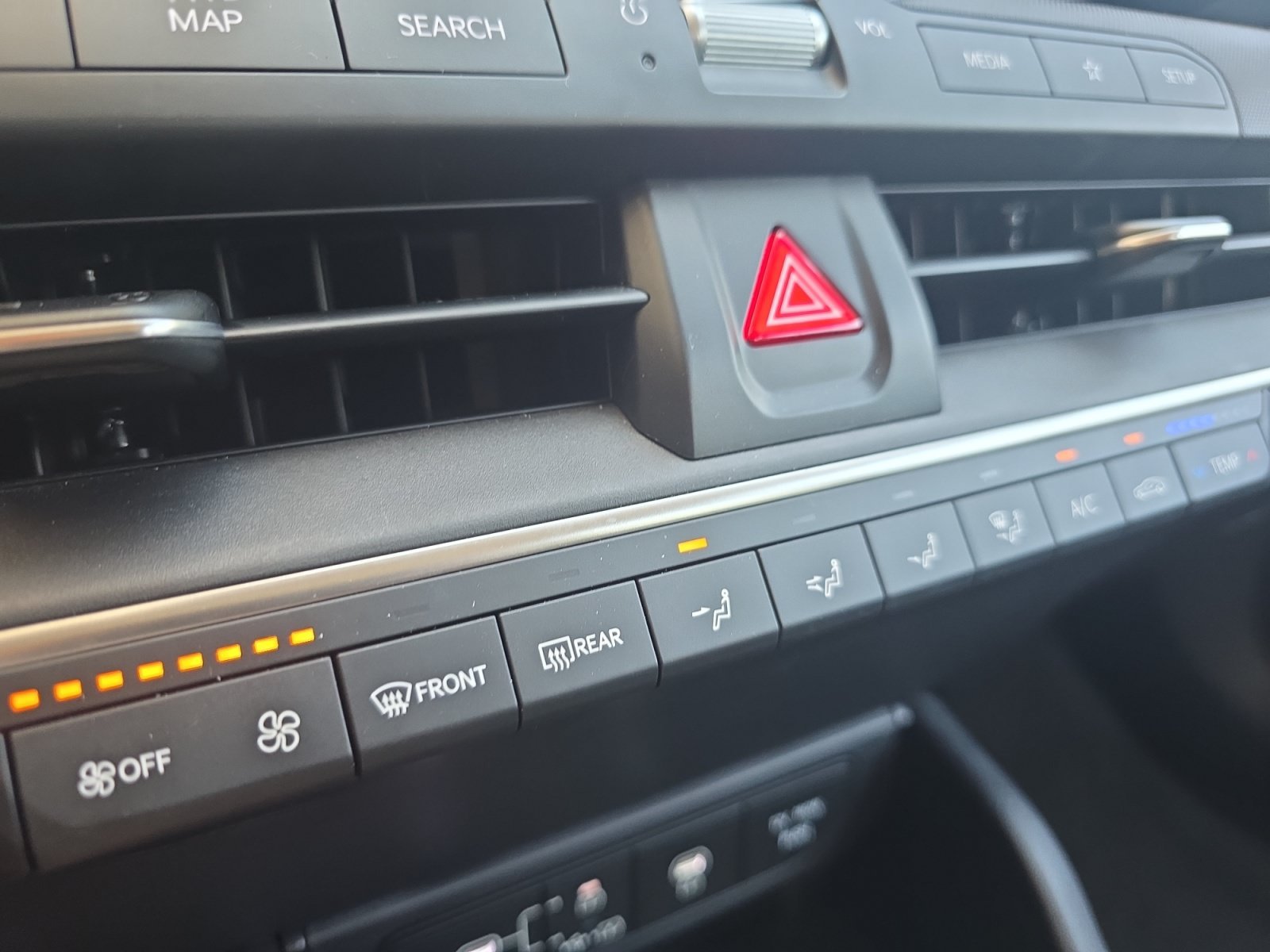 Certified Used 2025 Snow White Pearl Kia LX image 16