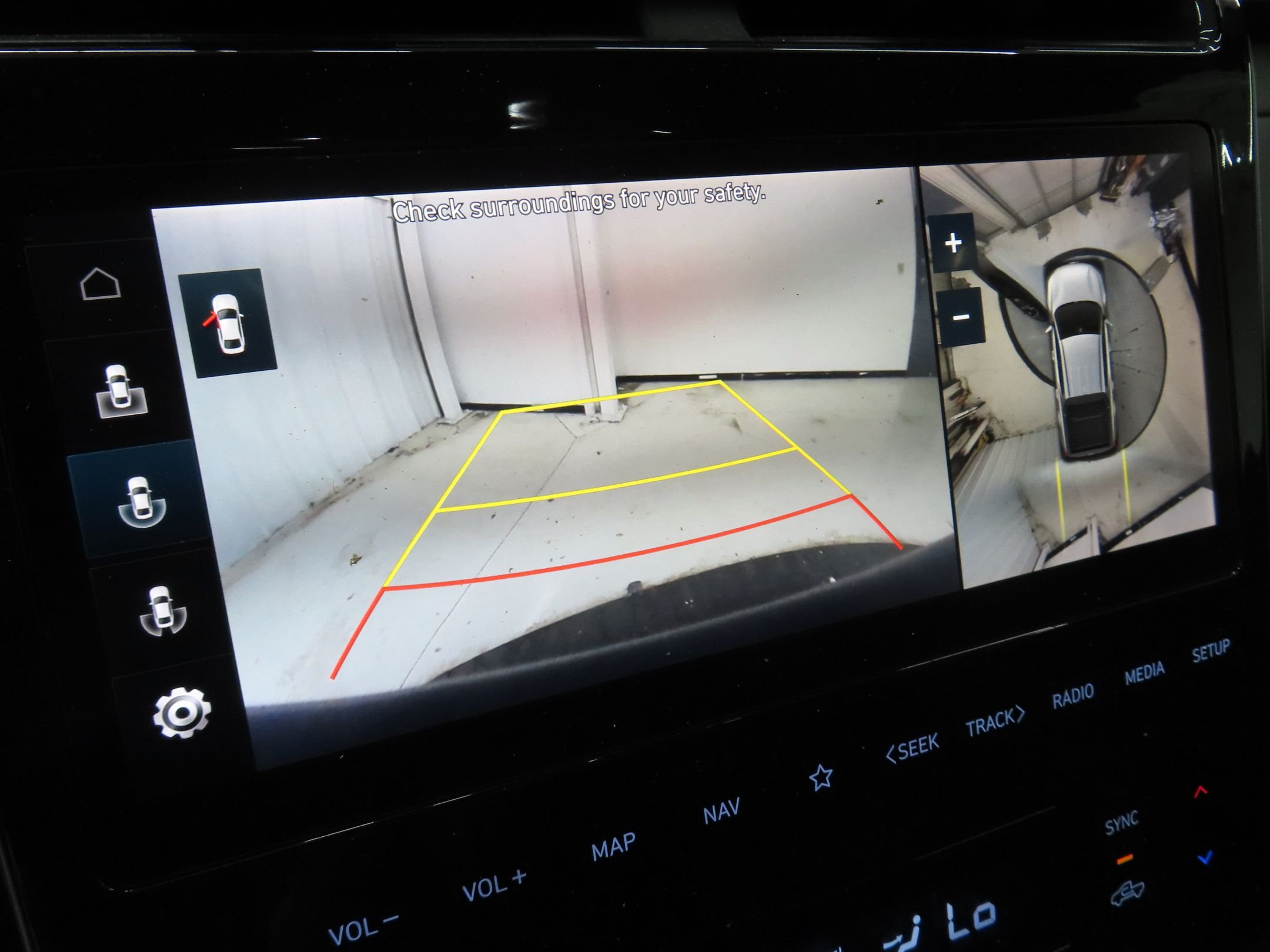 Used 2022 White Hyundai Limited image 19