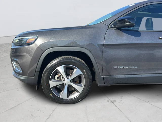 Used 2022 Gray Jeep Limited image 37