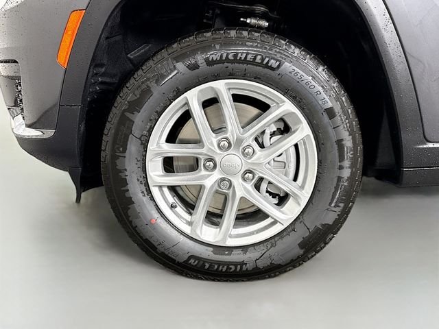 New 2026 Baltic Gray Metallic Clearcoat Jeep Laredo image 31