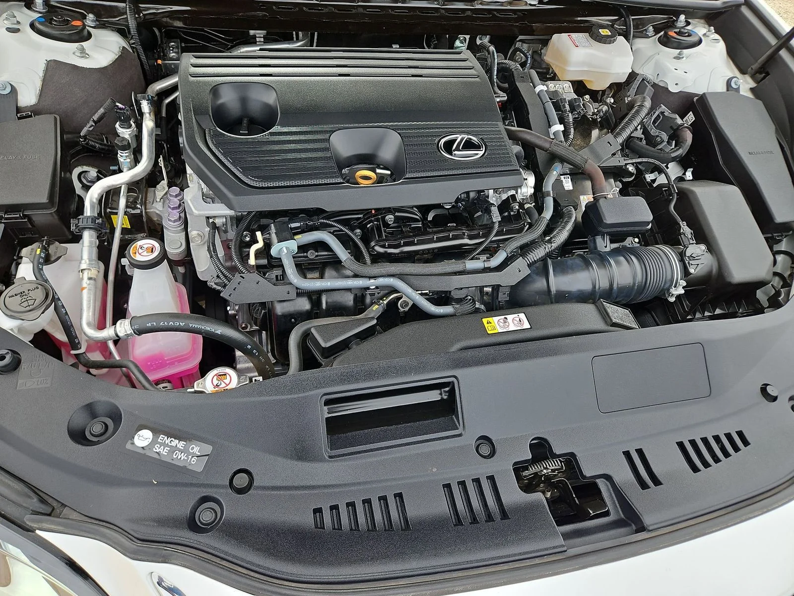 Certified Used 2025 White Pearl Lexus 300h image 28
