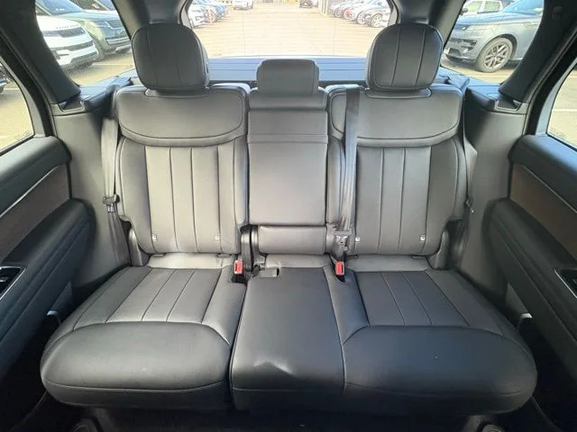 New 2026 Santorini Black Land Rover SE image 31