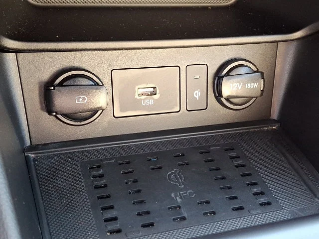 Used 2023 Black Hyundai Limited image 25