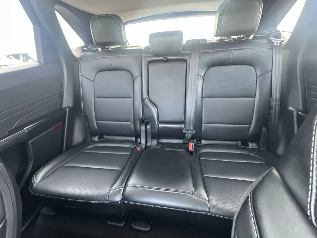 Used 2025  Ford Platinum image 15