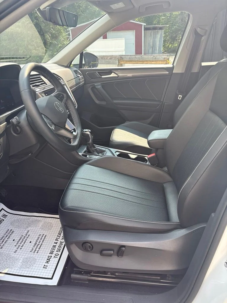 Used 2022  Volkswagen 2.0T SE image 24