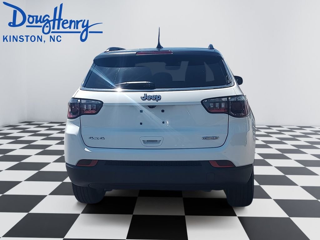 Used 2023 White Jeep Latitude Lux image 4