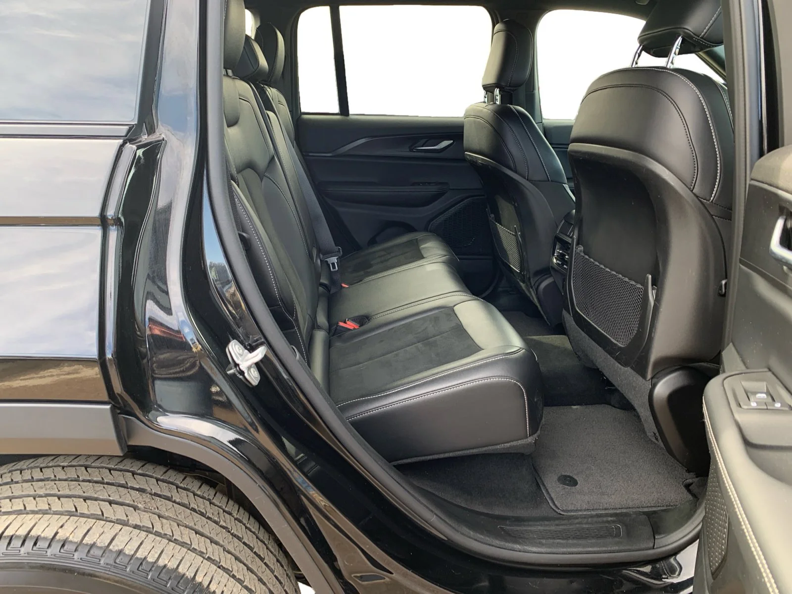 Certified Used 2025 Black Jeep Altitude image 18