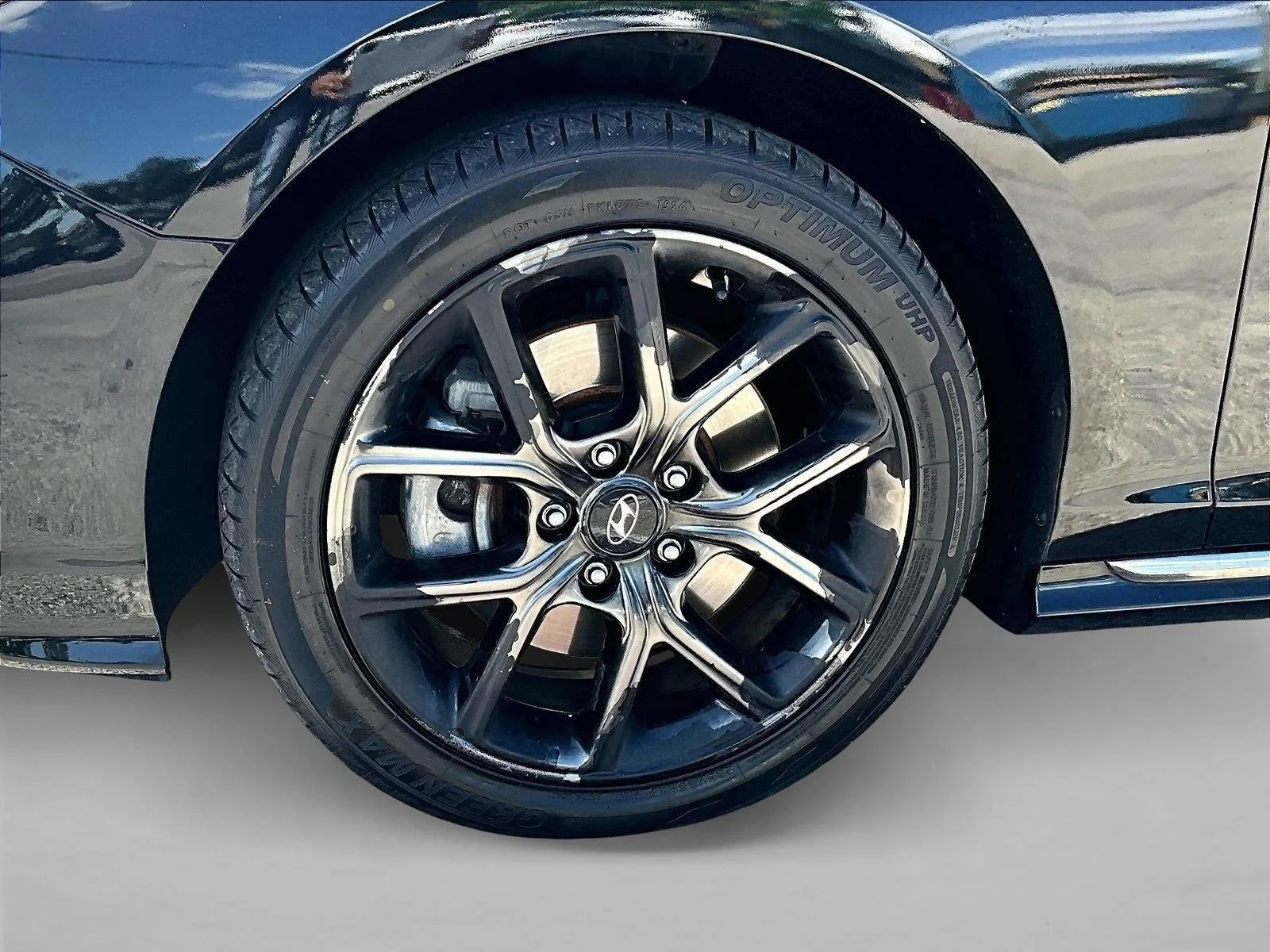 Used 2018 Phantom Black Hyundai Limited image 10