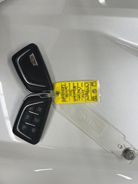 Used 2025 White Cadillac Sport Platinum image 27