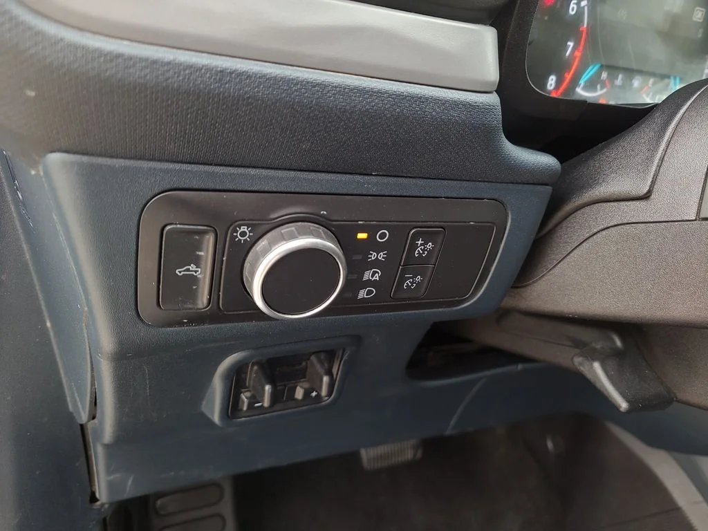 Used 2022 White Ford XL image 23