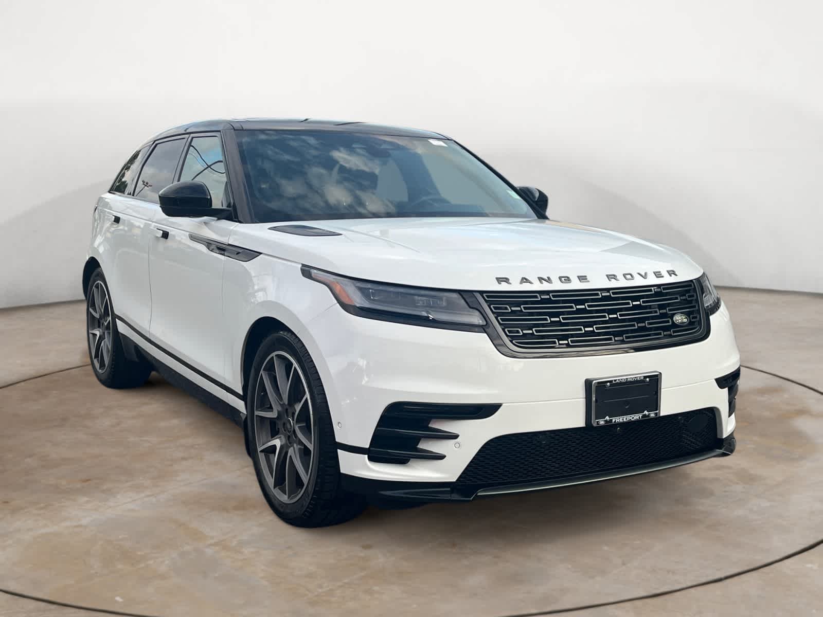 Certified Used 2026 Fuji White Land Rover Dynamic SE image 7