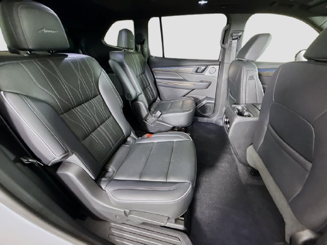Used 2025 White Frost Tricoat Buick Avenir image 30