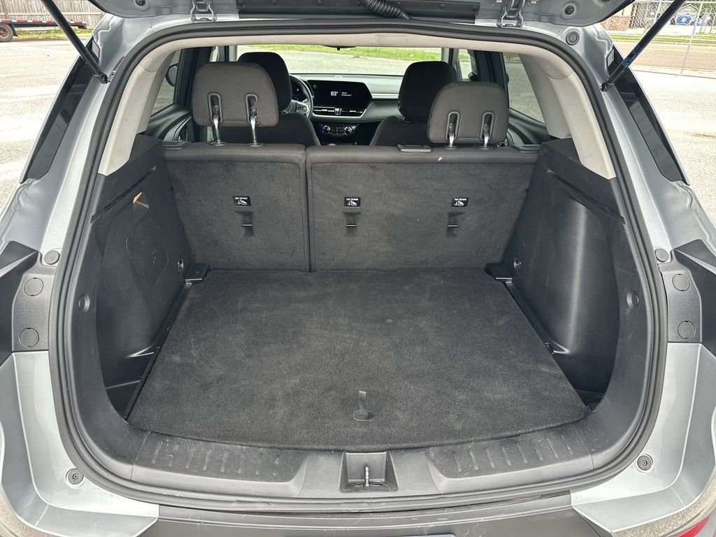 Used 2026 Gray Chevrolet LT image 31