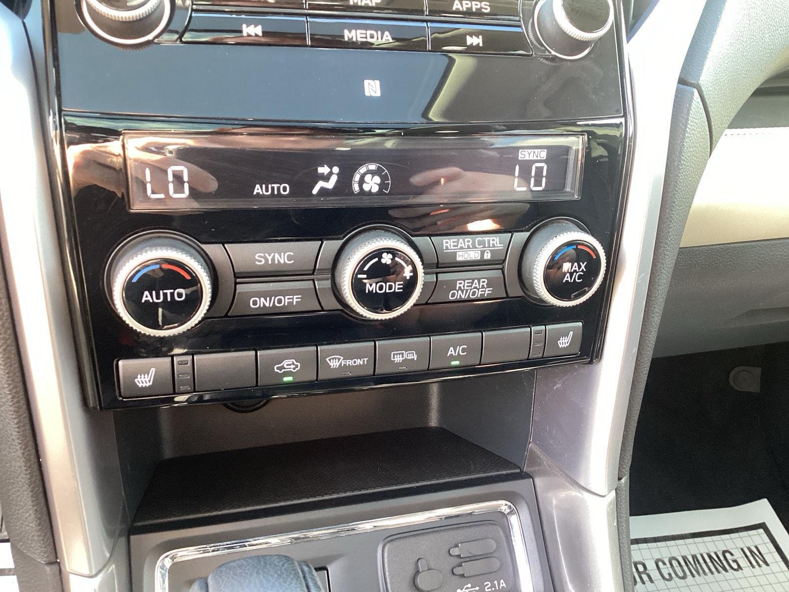 Used 2022 Crystal White Pearl Subaru Limited image 29