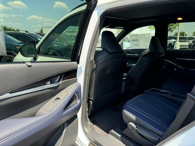New 2026 RADIANT WHITE INFINITI Sport AWD image 34