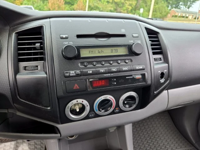 Used 2007 Blue Toyota  image 26