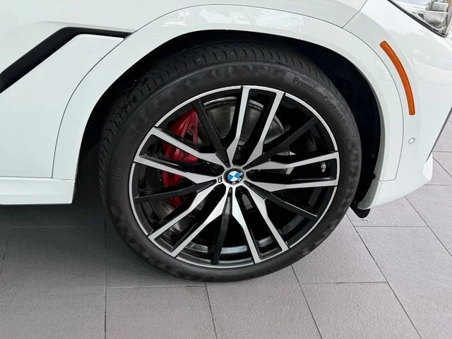 Used 2022 White BMW xDrive40i image 15
