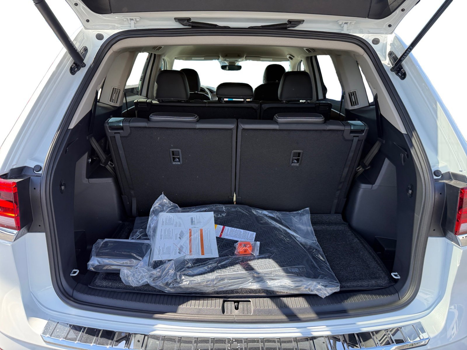 New 2026 Opal White Pearl Volkswagen 2.0T SE image 17