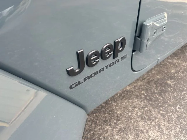 New 2026 Anvil Clear-Coat Exterior Paint Jeep Sahara image 35