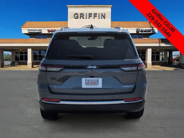 New 2027 Sting-Gray Clear-Coat Paint Jeep Laredo image 8