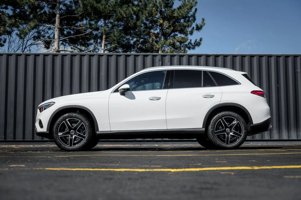 New 2027 Polar White Mercedes-Benz GLC 300 image 36