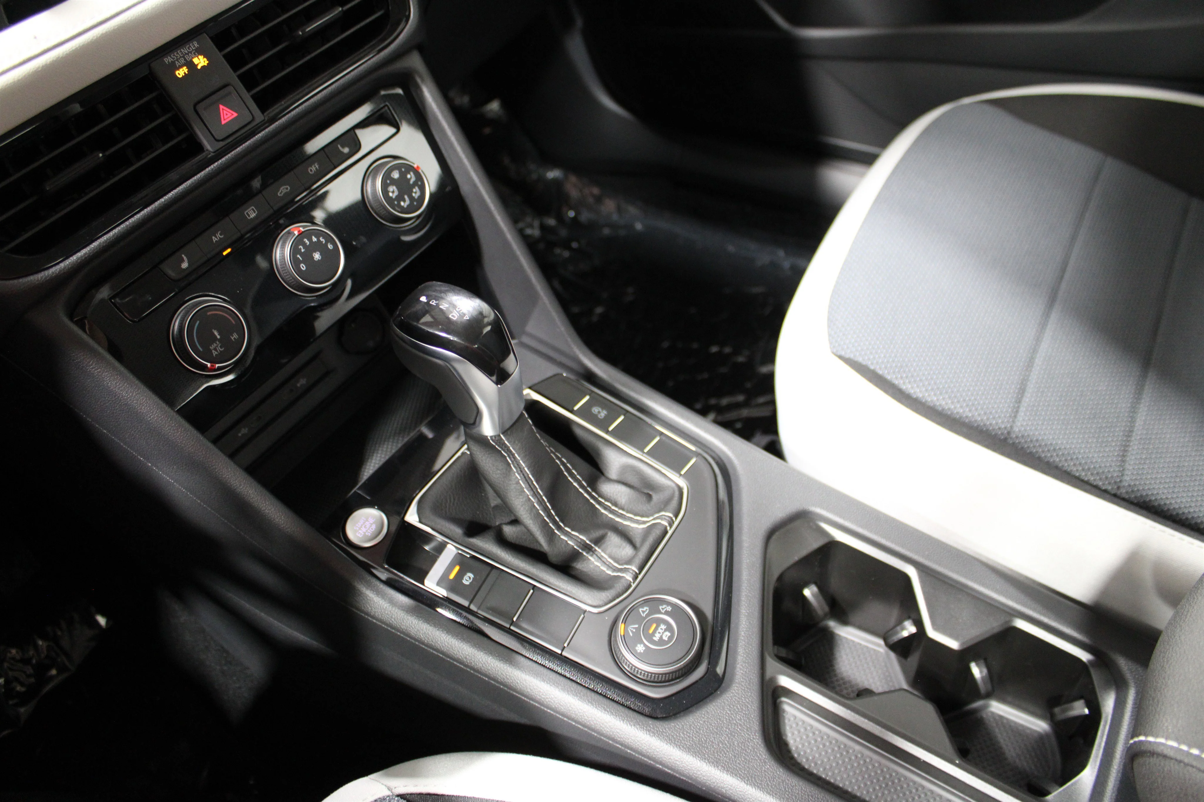 2025 Volkswagen Taos S - Photo 16