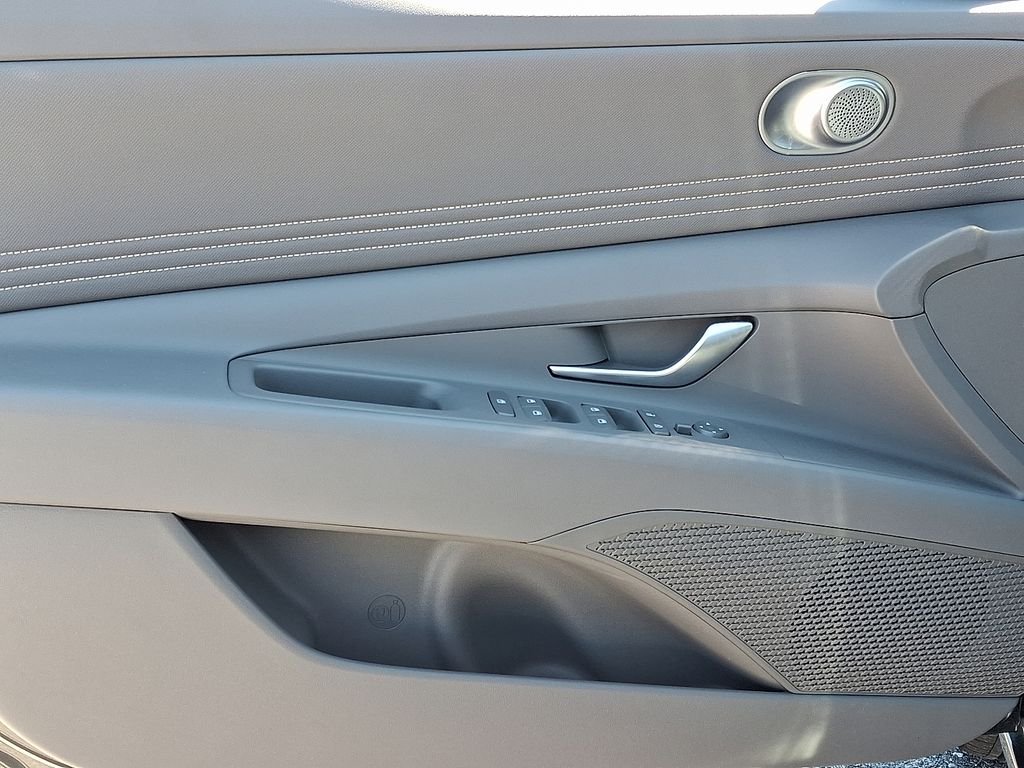 Used 2026 Gray Hyundai SEL Sport image 13