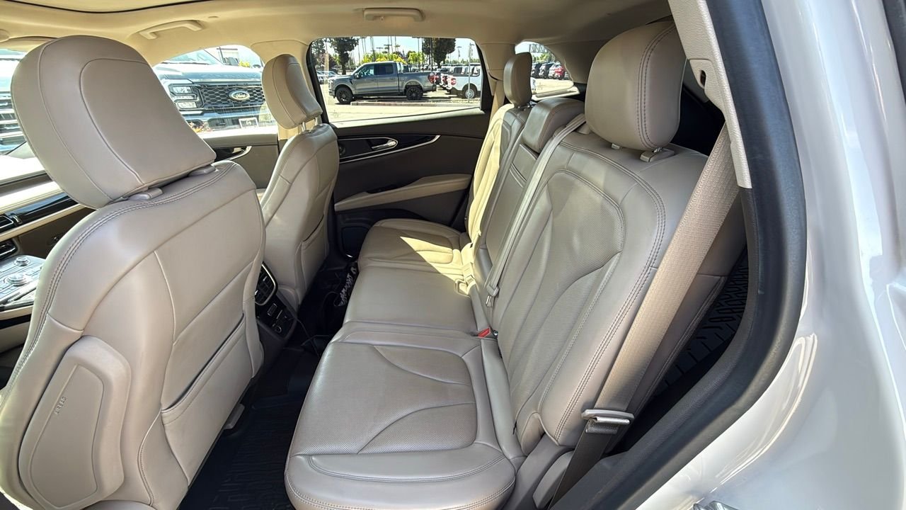 2021 Lincoln Nautilus Reserve photo 3