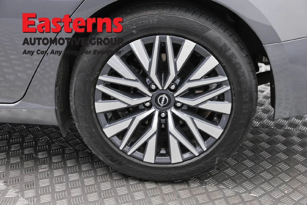 Used 2024 Gray Nissan 2.5 SV image 33
