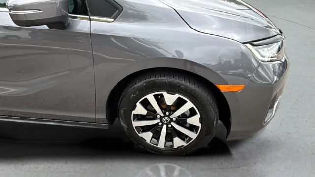 Used 2025  Honda EX-L image 40