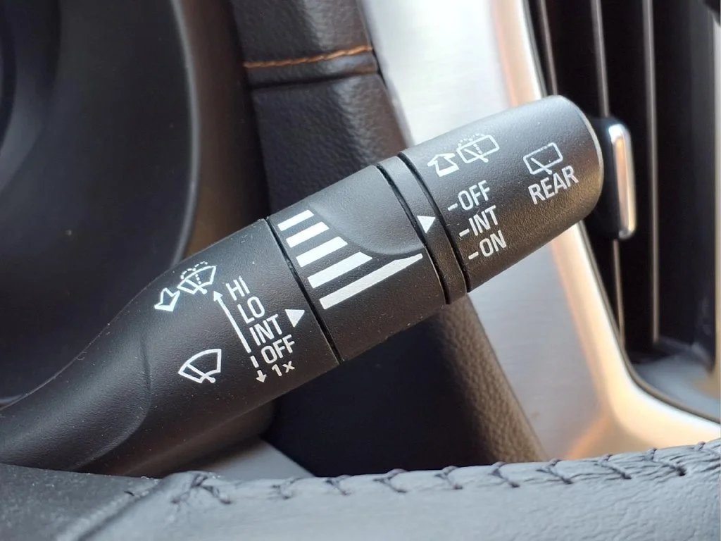 Used 2020 White GMC SLT image 21