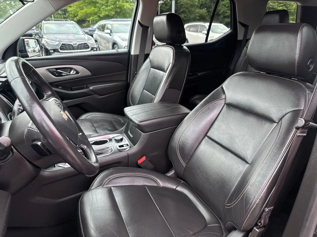 Used 2020 Gray Chevrolet 3LT image 16