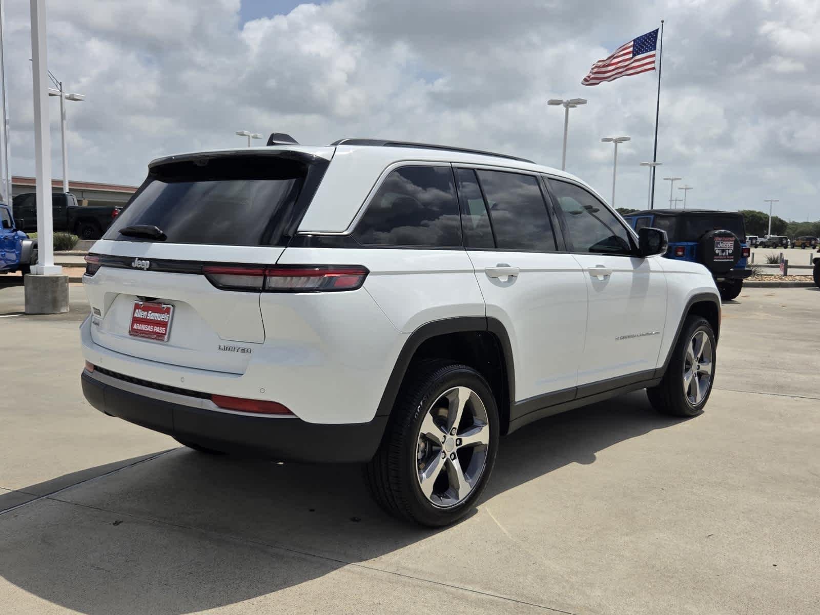 New 2026 Bright White Clearcoat Jeep Limited image 5